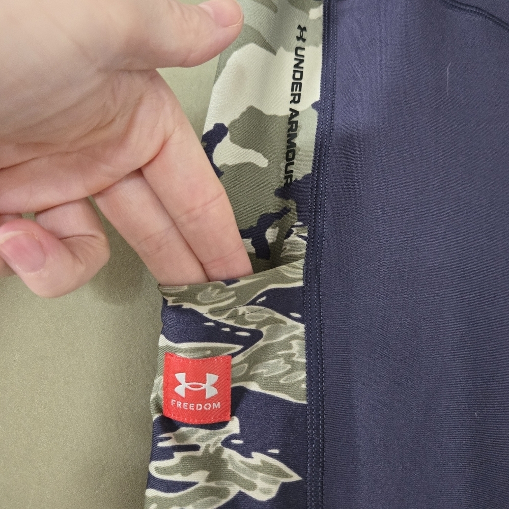 Under Armour | Project Rock Veterans Day Leggings, Size M - Picture 9 of 10